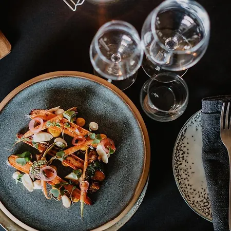 מלון Nestor & Restaurant Back Pocket