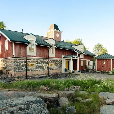 Nestor & Restaurant Back Pocket Отель Korpo