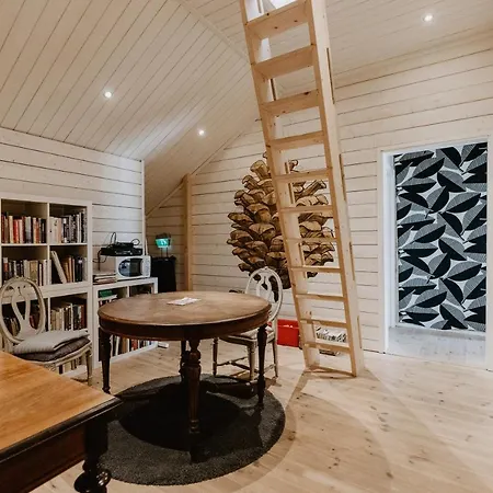 Nestor & Restaurant Back Pocket Korpo