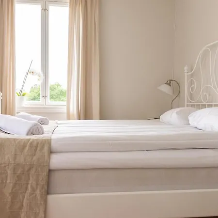 Hotel Nestor & Restaurant Back Pocket 4*