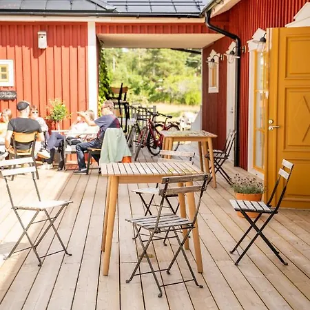 Nestor & Restaurant Back Pocket 4*