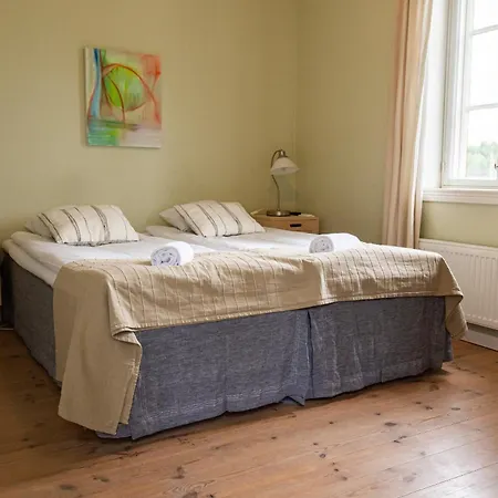 Nestor & Restaurant Back Pocket